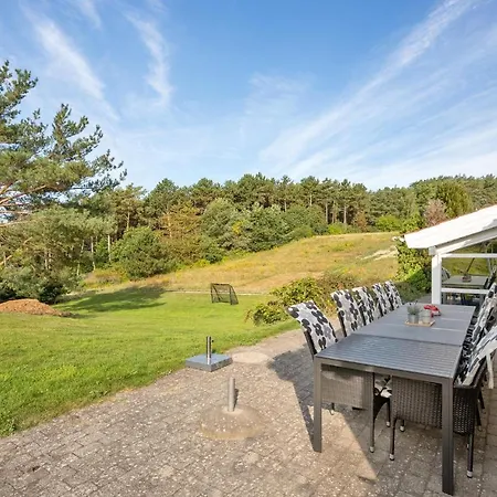 Beach Front Home In Ebeltoft With Sauna Holiday home *