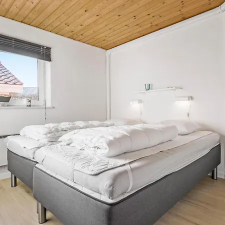 Beach Front Home In Ebeltoft With Sauna *