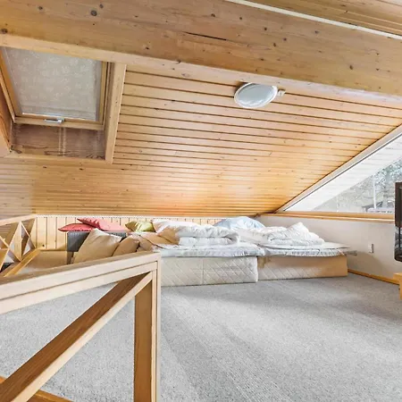Beach Front Home In Ebeltoft With Sauna Holiday home *