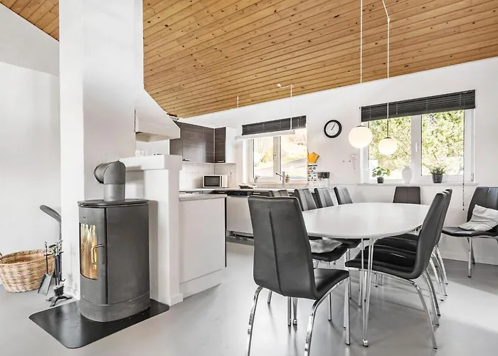 Сasa de vacaciones 5 Bedroom Pet Friendly In