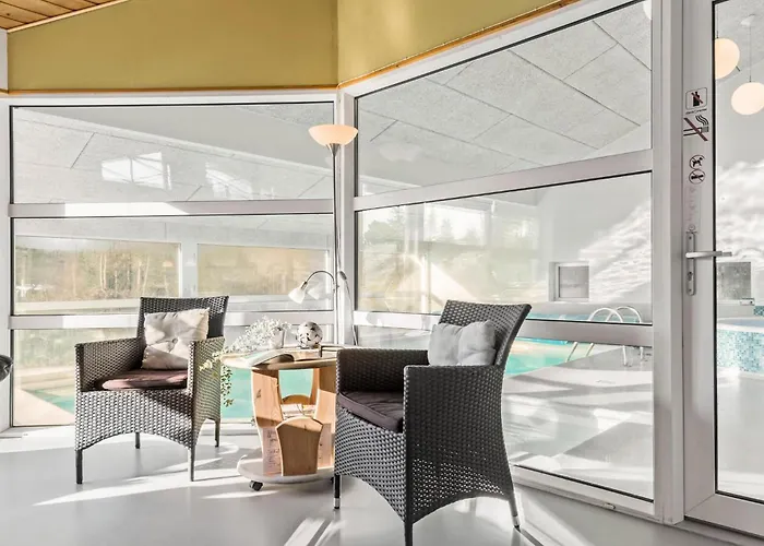Сasa de vacaciones 5 Bedroom Pet Friendly In *